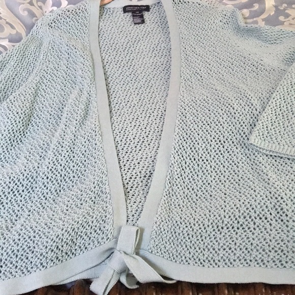 Sweater - Picture 1 of 2